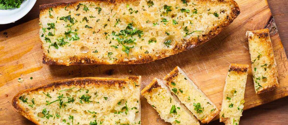 Resep Garlic Bread ala Kafe, Lumer dan Harum