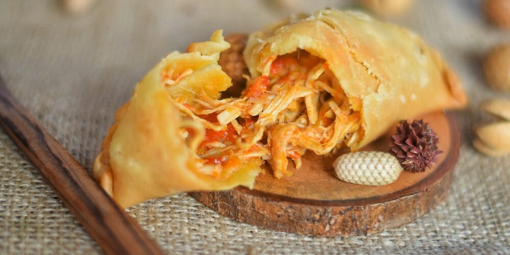 Pastel Isi Sayur Ayam Renyah, Camilan Favorit Buka Puasa